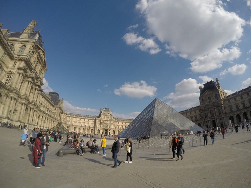 Estação Palais-Royal–Musée du Louvre
