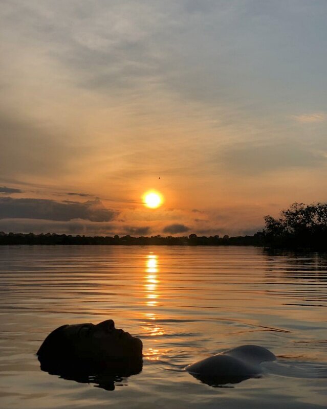 pôr do sol no rio