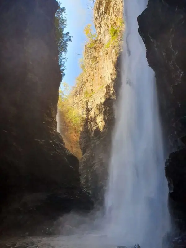 queda cachoeira do dragão