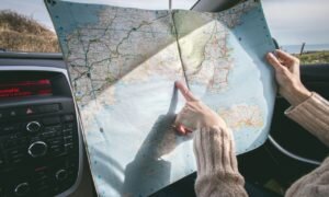 Dicas para viajar sozinha: um guia prático para iniciantes!