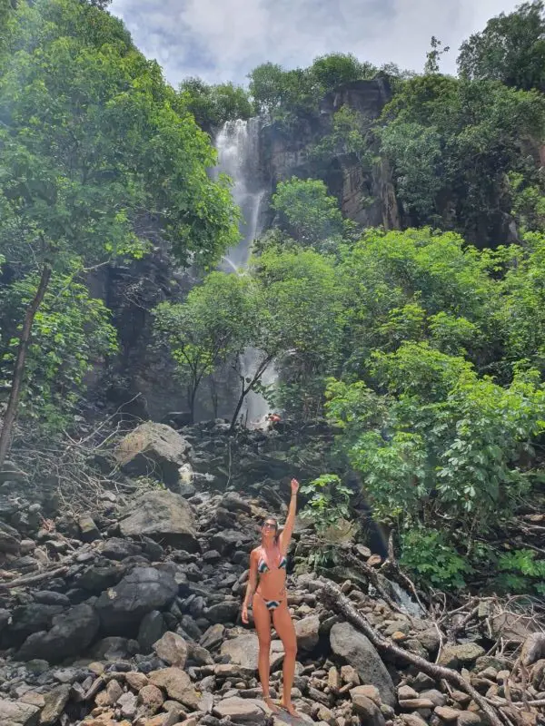 cachoeira do sancho em noronha