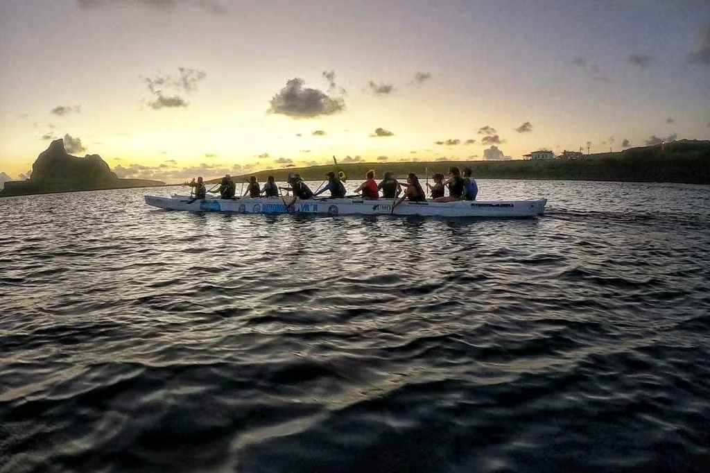 Passeio de canoa havaiana ao por do sol | Leve na Viagem