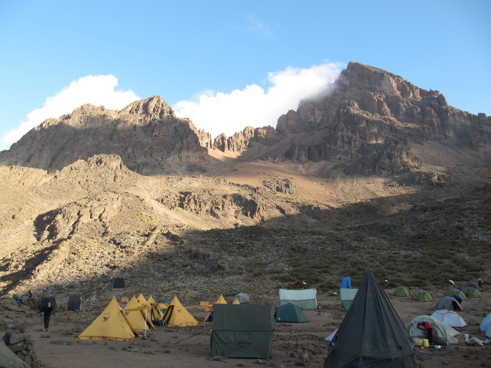 Com quem viajar para o monte Kilimanjaro?