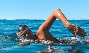7 dicas essenciais para começar a nadar no mar