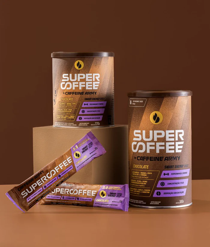 supercoffee to go ao lado de lata marrom e roxa de supercoffee