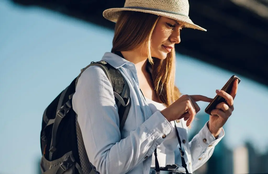 Como funciona e onde comprar o melhor eSIM França com desconto