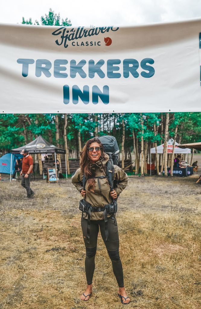 mulher usando equipamentos com cupom fjallraven