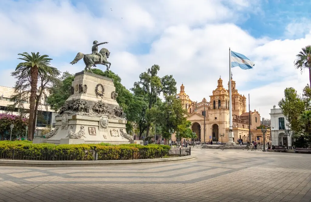 Qual é o melhor chip internacional para viajar pela América do Sul?